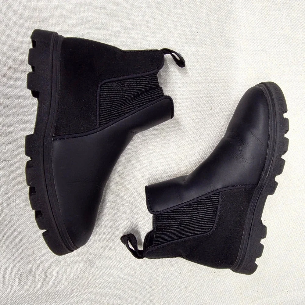 Native Kensington Treklite Boots Kids C13 Black Chelsea Slip On Lug Sole Rugged